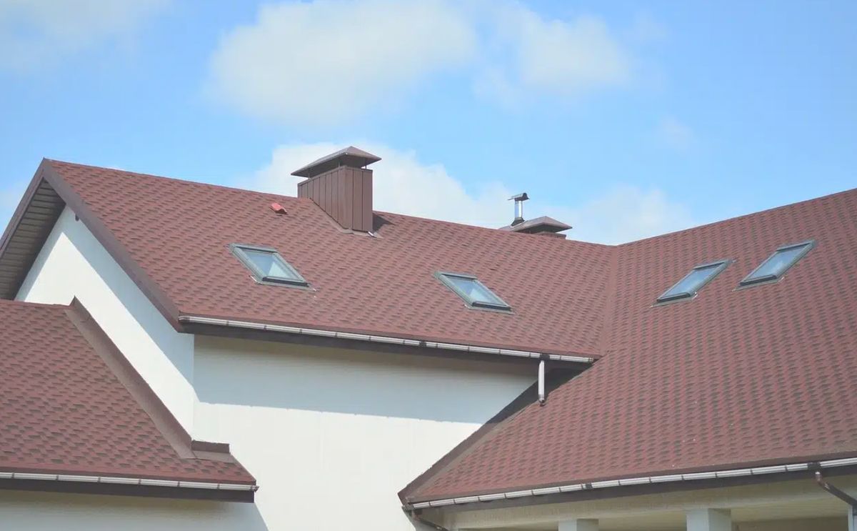 Vivienda con tejado de teja cerámica renovado